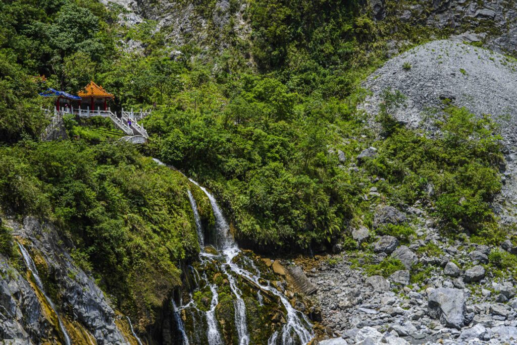 Temple dans les montagne de Taroko à Taiwan